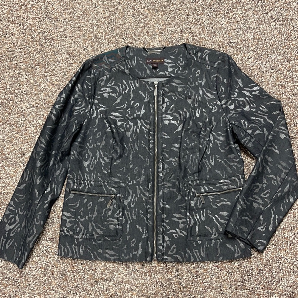 Final Dana Buchman jacket beautiful 14 zip up gray